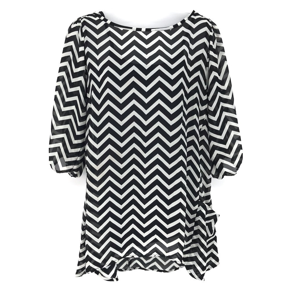 Lily White Black and White‎ Chevron Blouse